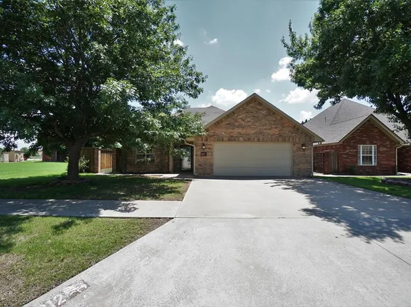 2312 E Pine Ave, Weatherford, OK 73096