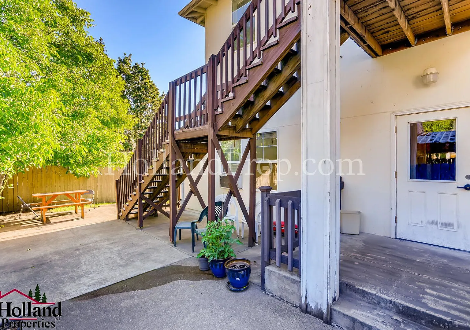 Cozy 3-Bedroom Apartment in Forest Grove Waiting for You! — Photo 1