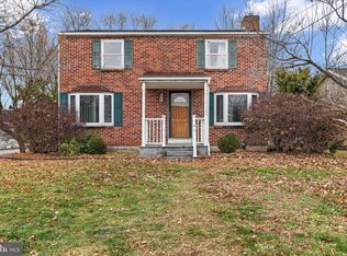 2279 Manor Rd, York, PA 17408