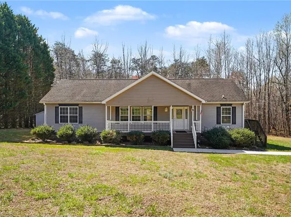 190 Pondview Dr, Reidsville, NC 27320