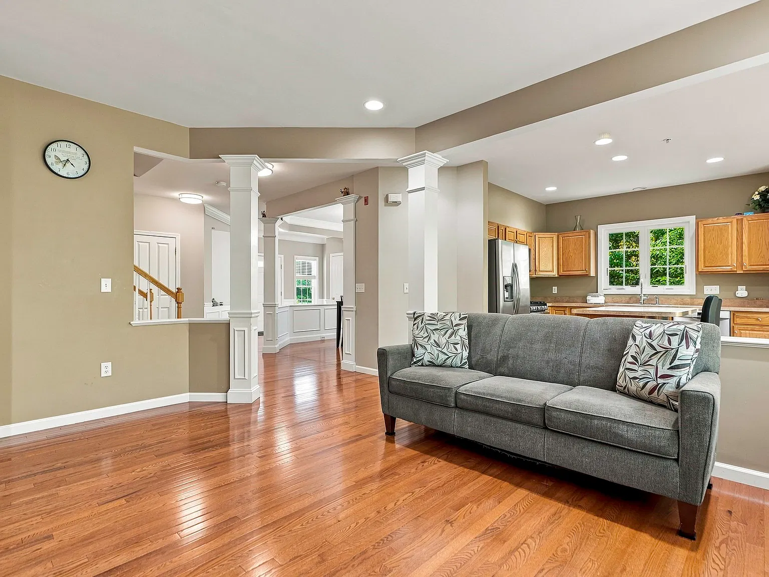 3 bed, 2.5 bath, 2685 sqft, $3,400 — Photo 4