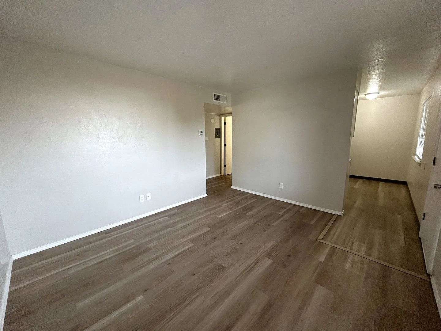 940 Chelwood Park — Photo 4