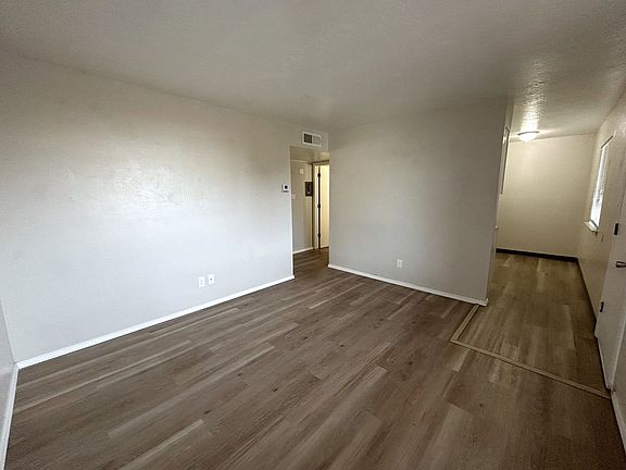 4th image of 940 Chelwood Park Blvd NE APT 3