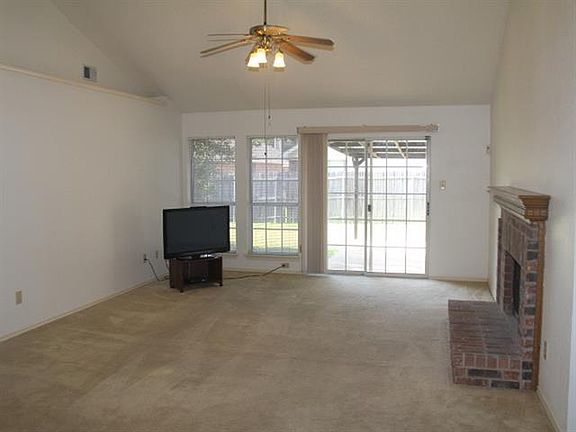 2nd image of 2835 Harvard Dr