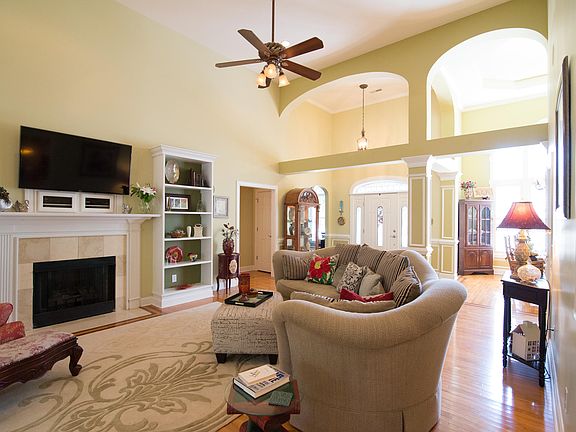 4th image of 2978 Trailwood Drive SE