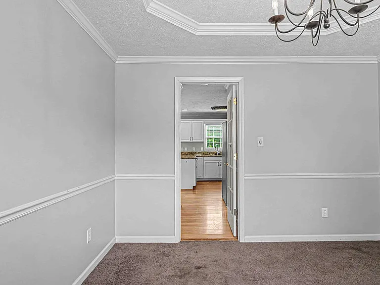 209 Lansing Ct — Photo 21