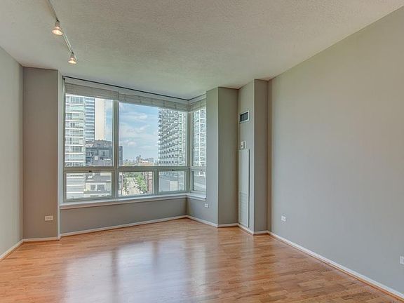 2nd image of 610 N Kingsbury St #600808