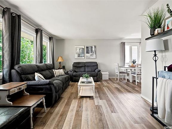5th image of 2816 Queen STREET