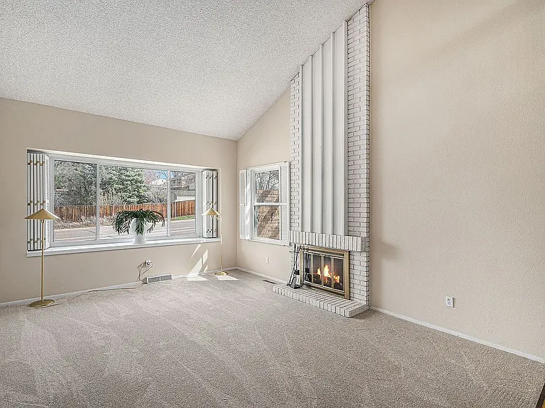 2850 E Easter Ave — Photo 15