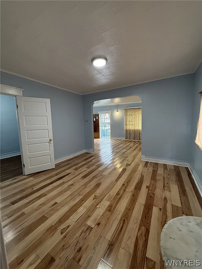 5 bed, 2.0 bath, 1296 sqft, $1,700 — Photo 3