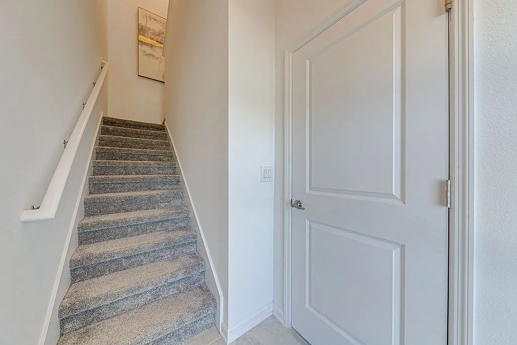 3 bed, 1787 sqft, $2,495 — Photo 4