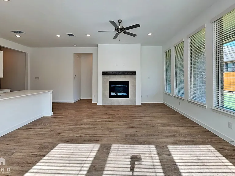 804 Demelza Dr — Photo 2