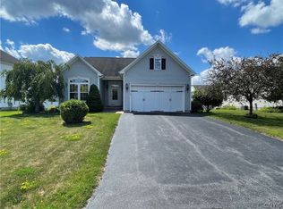 5510 Bingley Ln, Clay, NY 13041