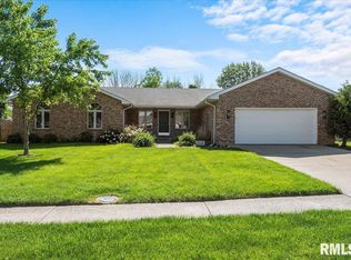 112 Appomattox Dr, Springfield, IL 62711