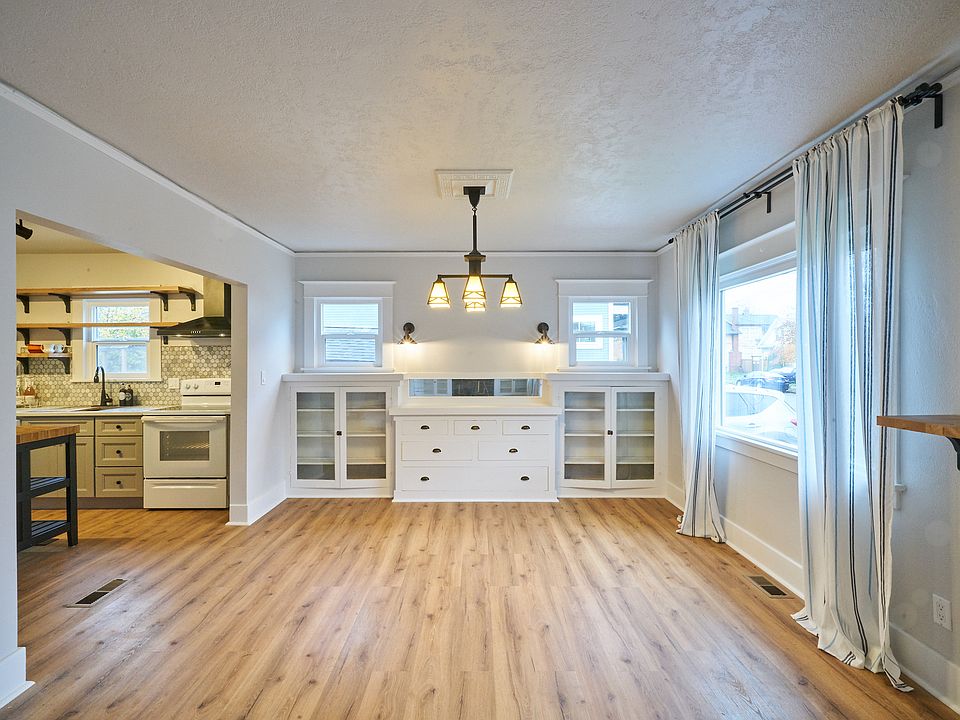 Dining room connects to the kitchen and living room