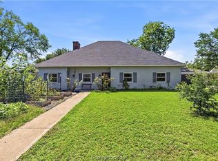 2304 Quail Hollow Dr, Bryan, TX 77802