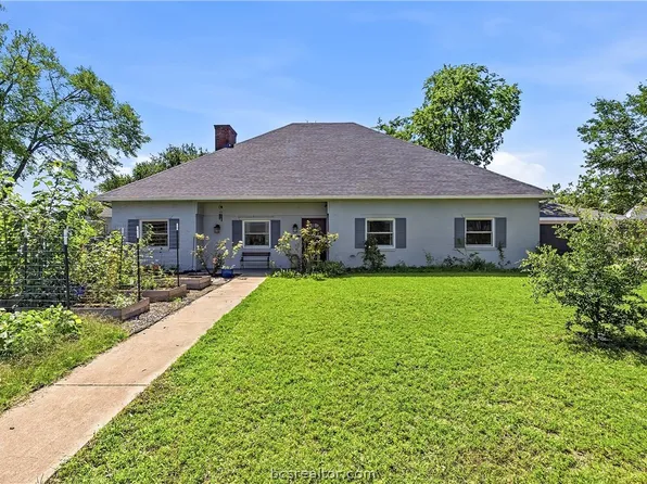 2304 Quail Hollow Dr, Bryan, TX 77802