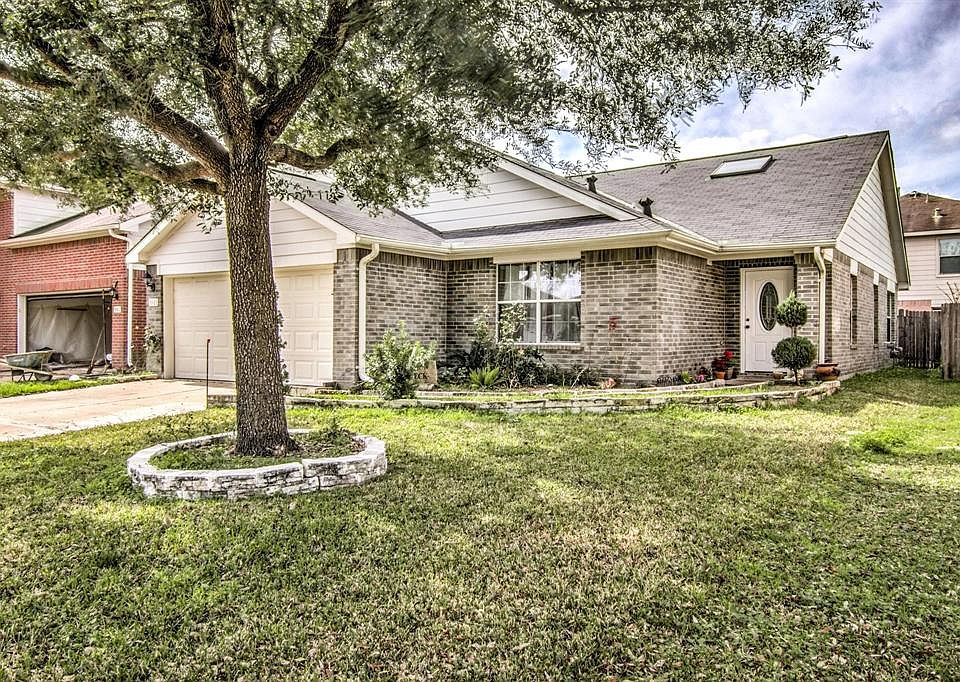 1st image of 3911 Pebble Garden Ln