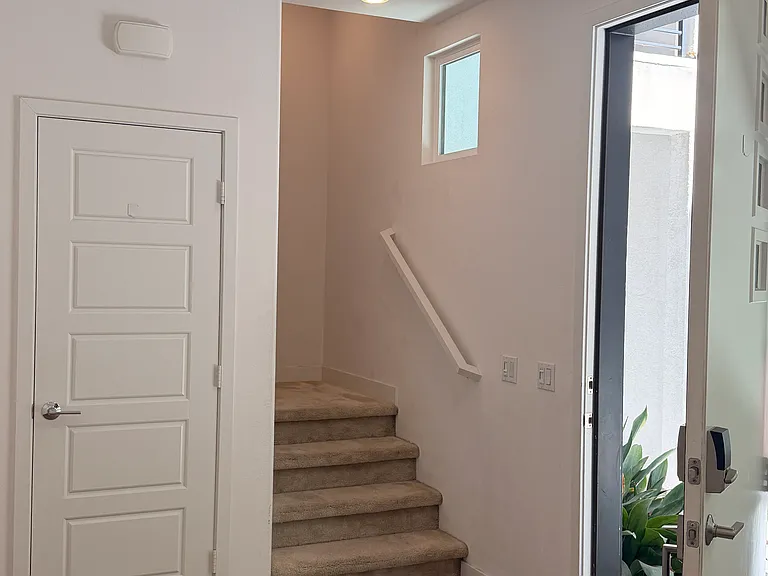 281 Lodestar — Photo 8
