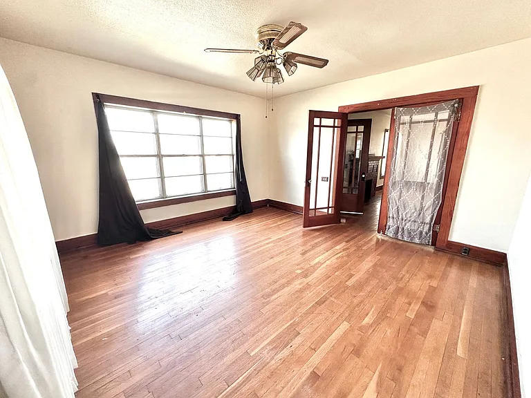 515 W Main St — Photo 18