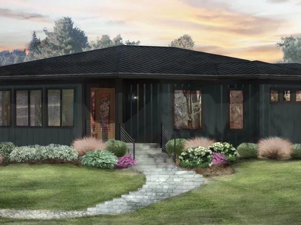 18790 Parkview Dr, New Buffalo, MI 49117