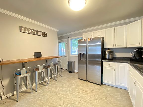 5th image of 207 Louise Ave