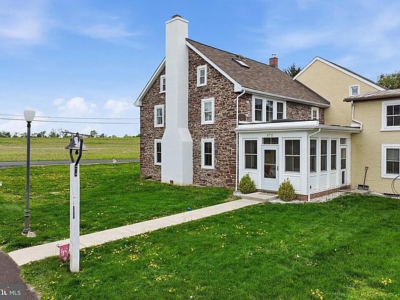 4th image of 572 Halteman Rd