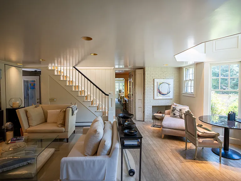 4 Cozzens Ln — Photo 11