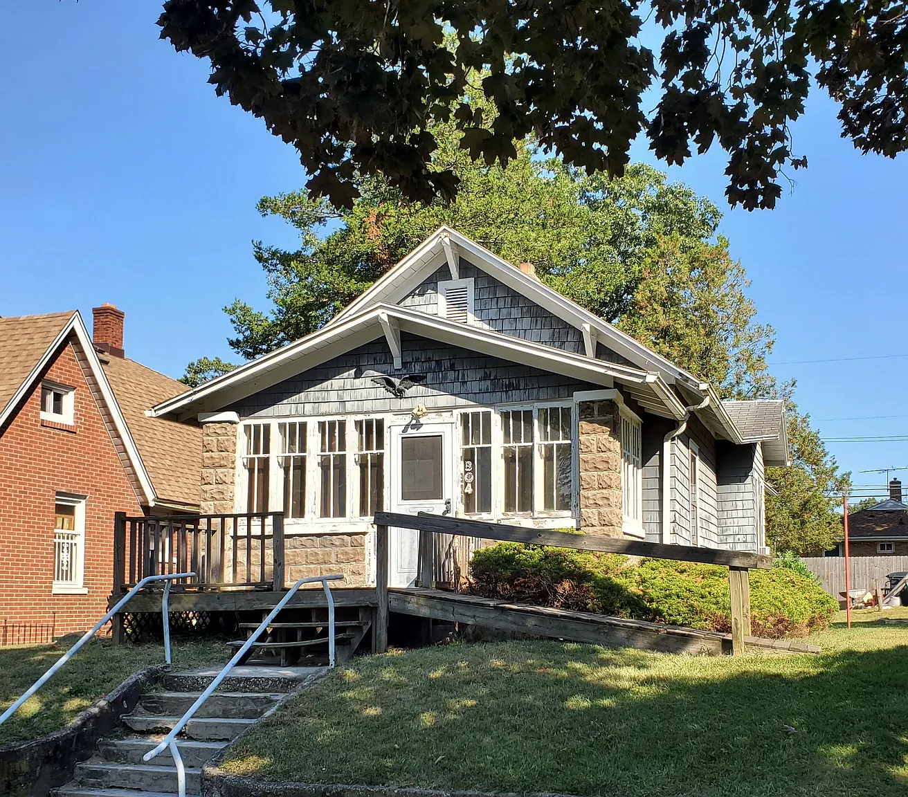 304 Gardena St photo 1