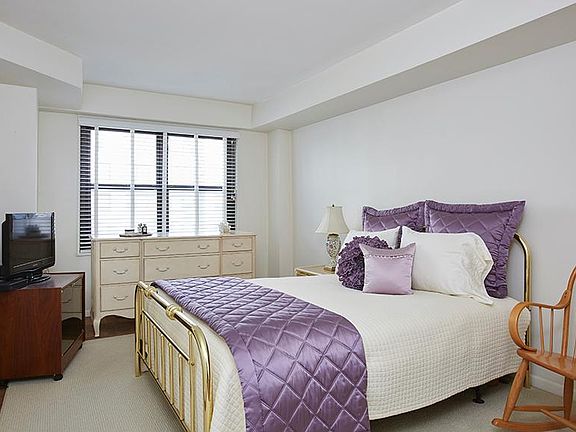 2nd image of 220 E 57th St APT 15H
