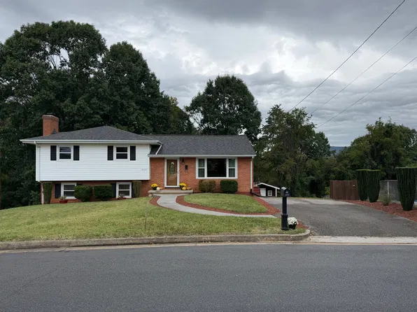 4624 Northridge St NE, Roanoke, VA 24012
