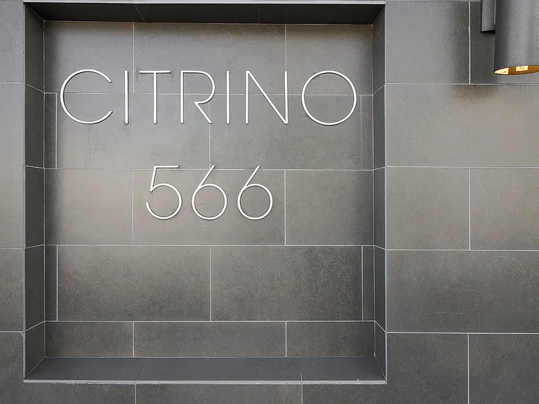 566 S Van Ness Ave #21 — Photo 26