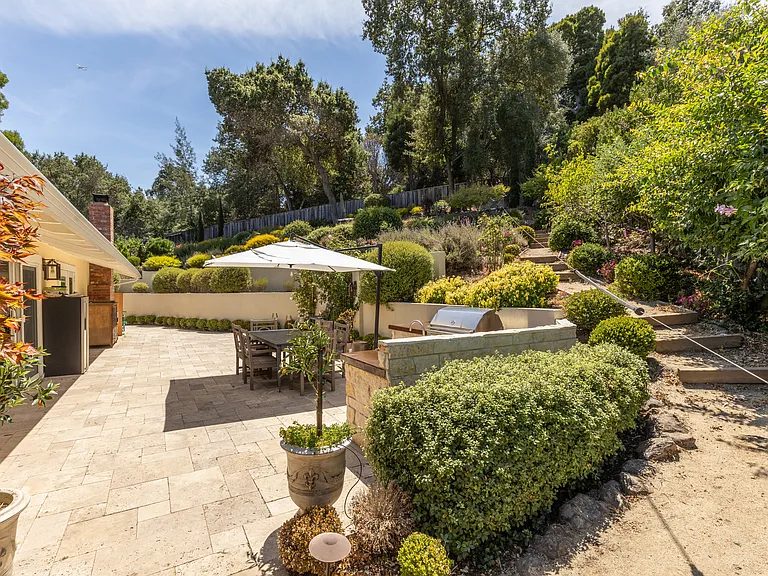 977 Continental Dr — Photo 66