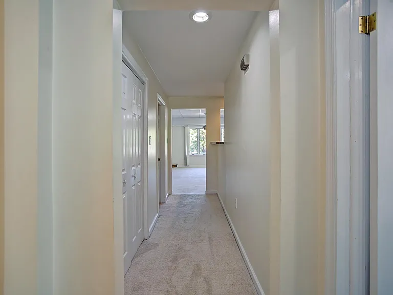 2 Stone Spring Ln #1 — Photo 18