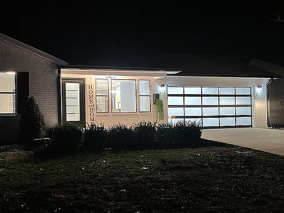 2nd image of 337 Lakeview Dr