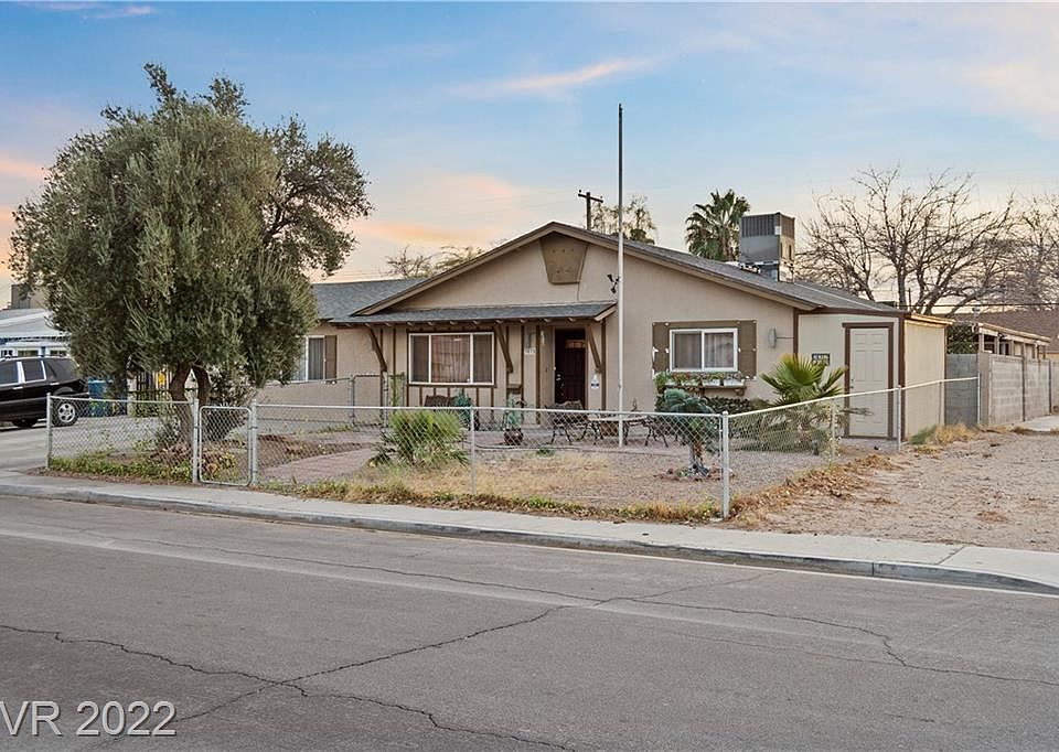 1st image of 3075 Greenbriar Dr