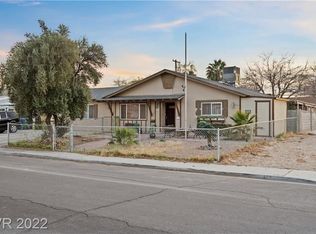 3075 Greenbriar Dr, Las Vegas, NV 89121