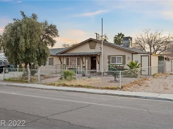 3075 Greenbriar Dr, Las Vegas, NV 89121