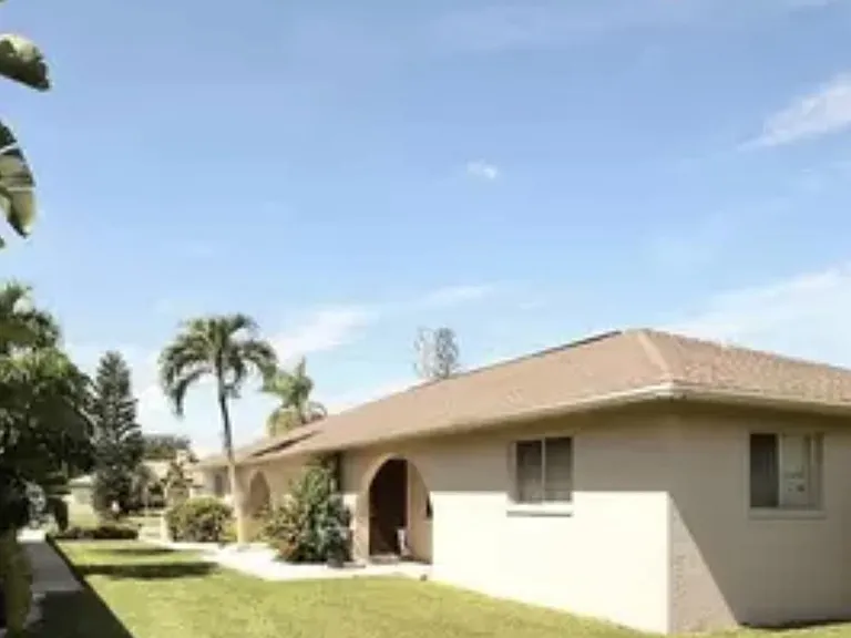 4119 SW Santa Barbara Pl — Photo 2