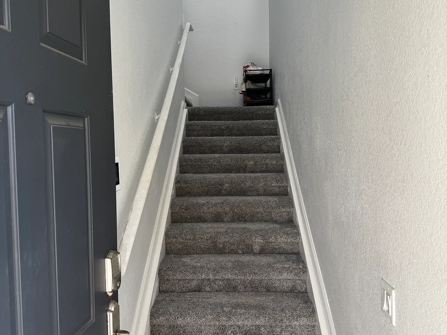 2 bed, 1792 sqft, $2,200 — Photo 2