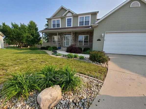 7 Carleton Ct #7, Bloomington, IL 61704