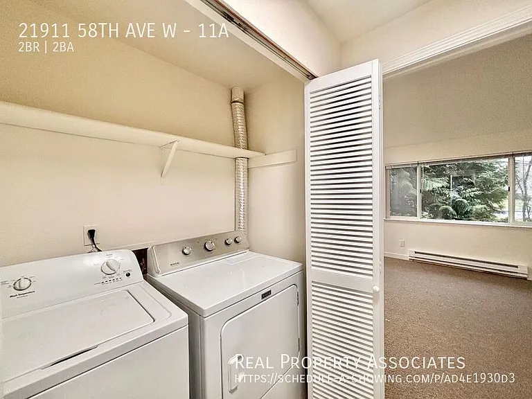 Hillcrest — Photo 8