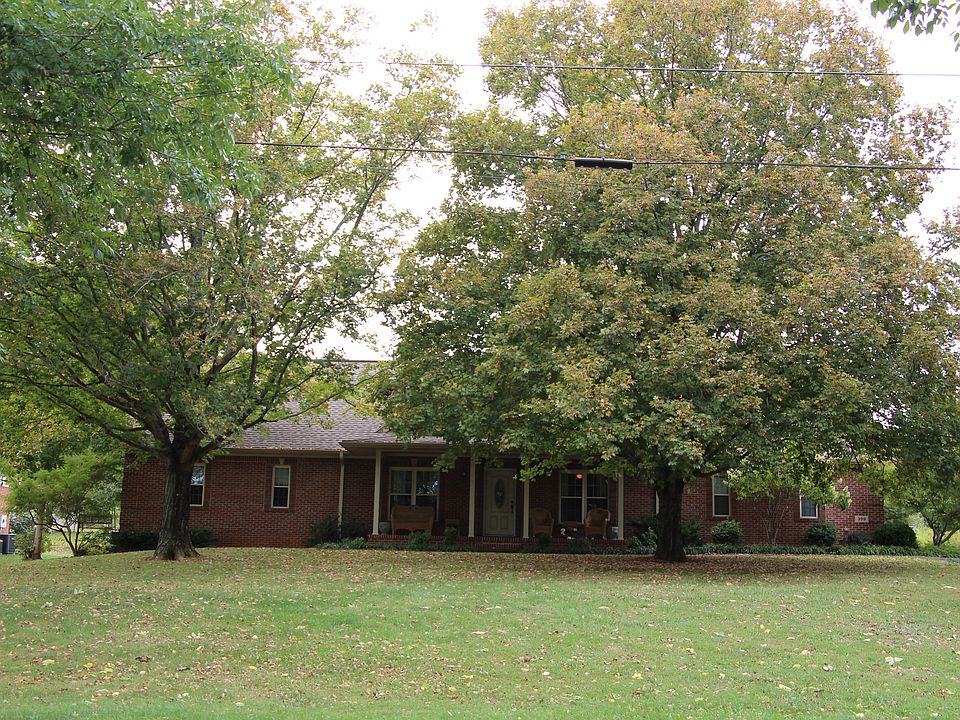 1st image of 399 Willoughby Ln