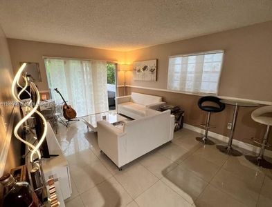 1221 SW 122nd Ave APT 214, Miami, FL, 33184