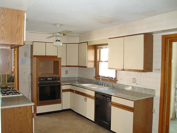 5th image of 1420 N 124th St