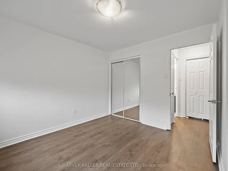 353 Queen St W #10 — Photo 17
