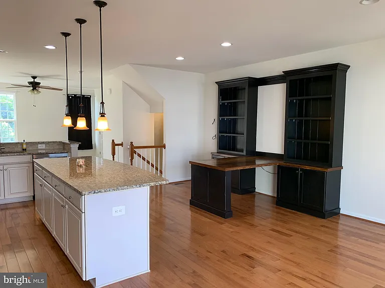 9022 Randolph Cir — Photo 12