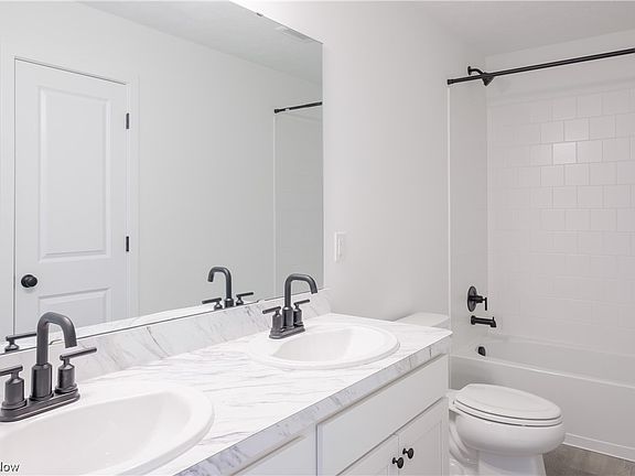 5th image of 331 River Run Dr