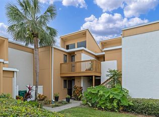 1051 S Highland St APT 2C, Mount Dora, FL 32757