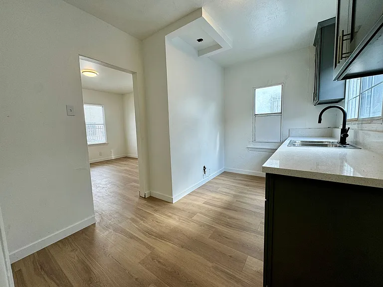 2651 S Cloverdale Ave — Photo 23
